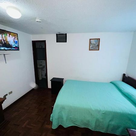 Hotel Estrellita Inn Alameda 키토 외부 사진