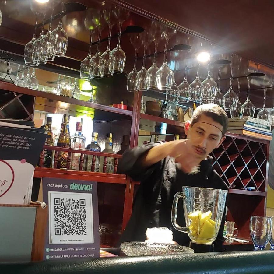 Hotel Estrellita Inn Alameda 키토 외부 사진