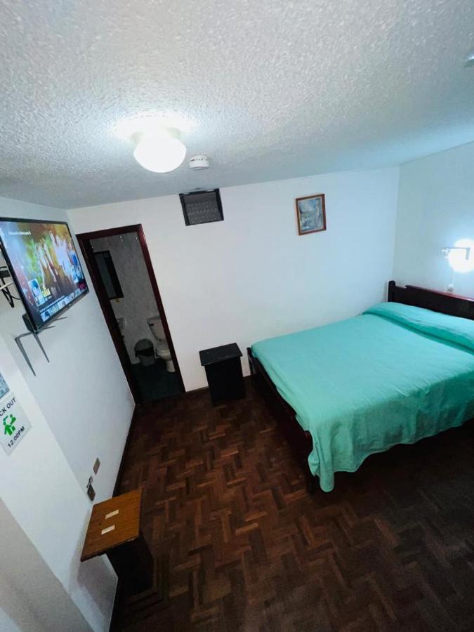 Hotel Estrellita Inn Alameda 키토 외부 사진